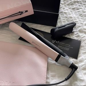 ghd Limited Edition Platinum+ Hair Straightener in Powder Pink